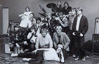Vi som spelade i stan 1980. Jag liggandes !